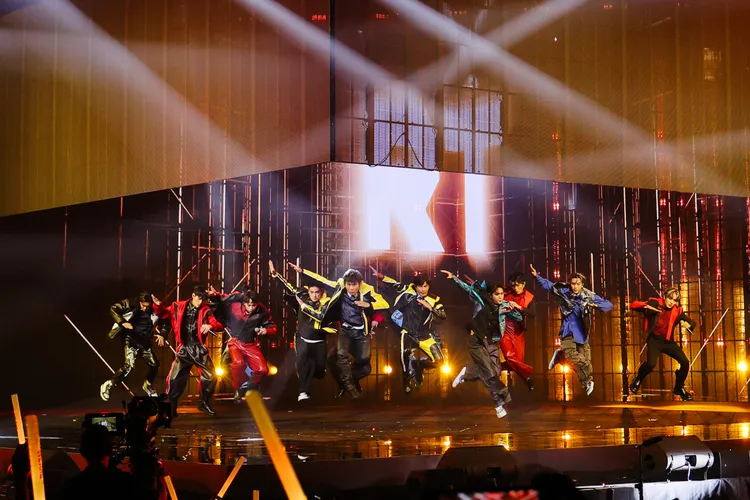 5566舞臺上熱跳。中華文化總會提供