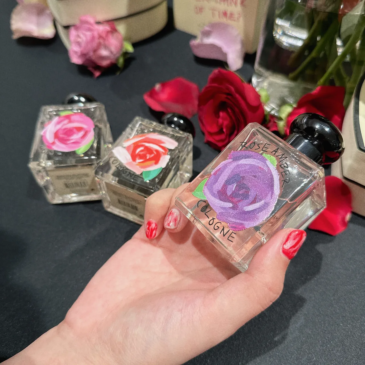全新登場的琥珀玫瑰香水，50ml／4050元。張家玲攝
