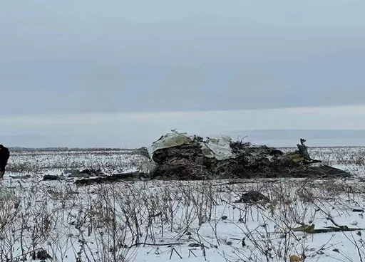 疑遭烏軍擊落!俄國載運烏克蘭戰俘運輸機墜毀74死 安理會召開緊急會議