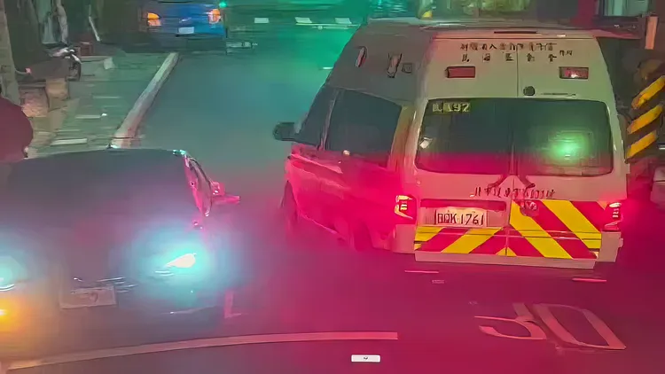 警消昨晚10時54分獲報到場。翻攝畫面