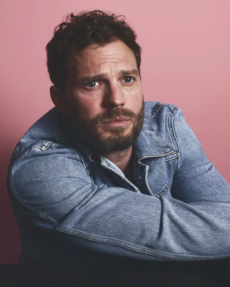 「格雷總裁」傑米道南成為LOEWE的全球品牌大使。品牌提供