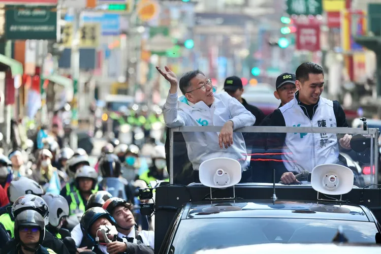 柯文哲車掃。林林攝