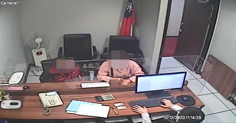 國中妹的父母日前到行政執行署辦理分期繳納罰鍰。行政執行署新北分署提供