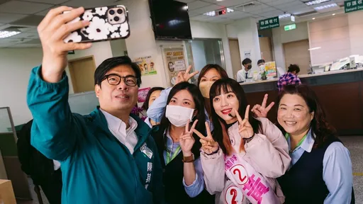 黃捷掃街催票!黃金周有大咖加持 陳其邁:她像「鄰家女孩」受婆媽喜愛