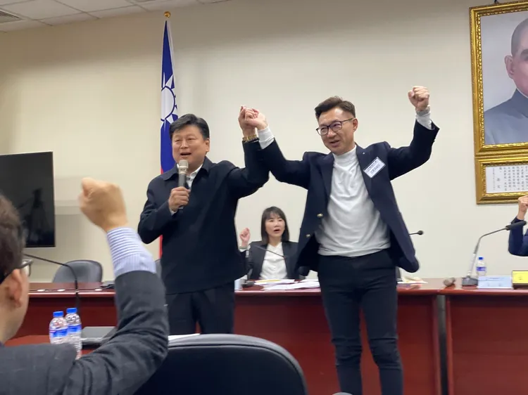 傅崐萁支持韓江配。讀者提供