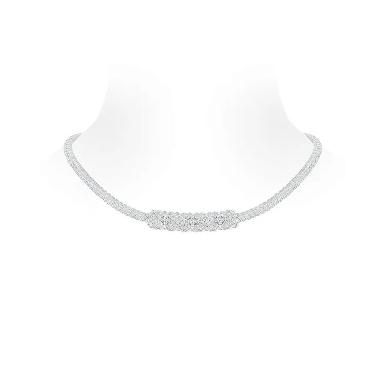 高級珠寶系列白金鑲鑽項鍊。品牌提供