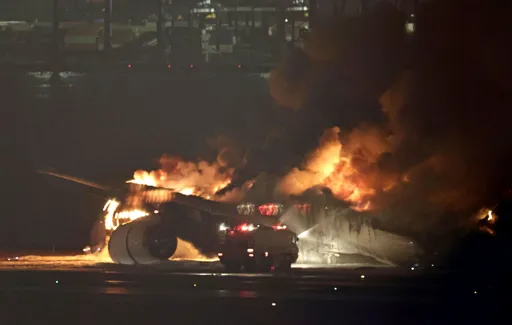 羽田機場飛機擦撞釀大火　外交部：持續關注我國旅客是否受波及