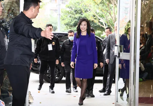 吳欣盈亮麗現身辯論會! 被問感冒狀況反應曝