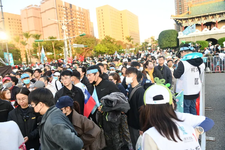 下午就有不少民眾聚集凱道。攝影中心