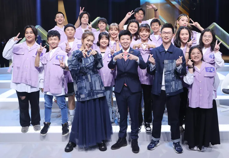 苗博雅接受最萌提問團提問。公視提供