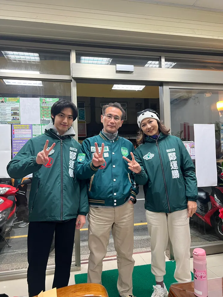 鄭運鵬帥兒「德德」（左）。翻攝鄭運鵬臉書