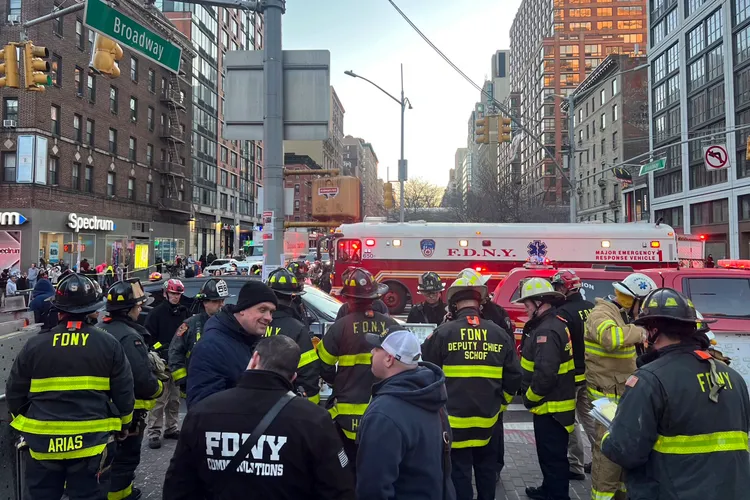 警消人員到場。美聯社