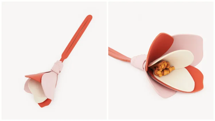 Chloé木蘭花吊飾，1萬1000元。品牌提供