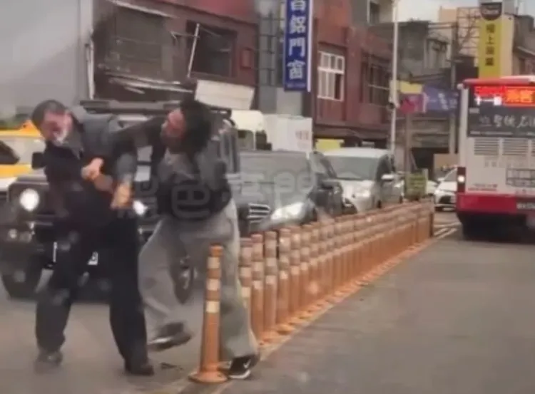 雙方出手互毆。翻攝黑豪家族