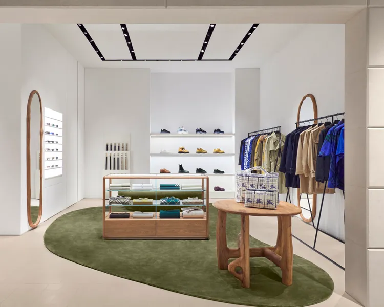 BURBERRY Diamond Towers專門店。品牌提供