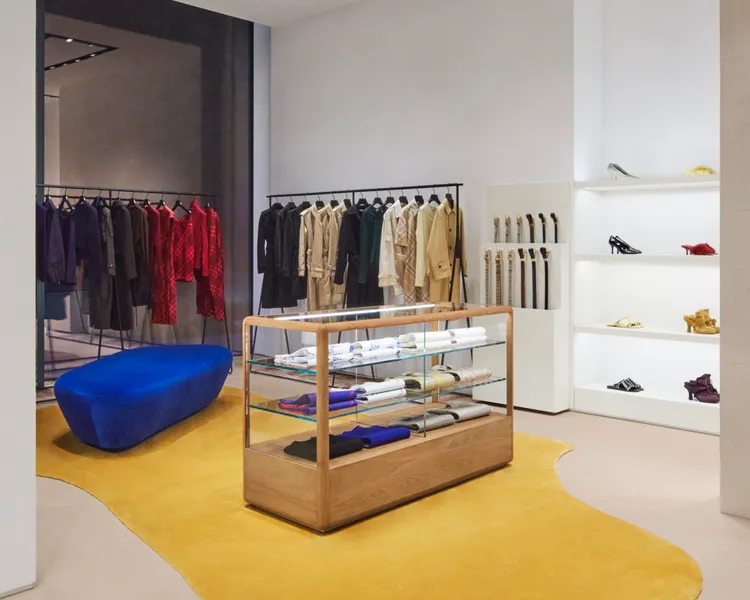 BURBERRY Diamond Towers專門店。品牌提供