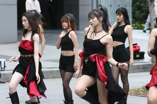 今立春晴暖30°C！明「乍暖還寒」有雨　除夕濕冷10°C