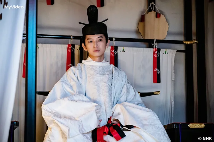 本鄉奏多飾演的「花山天皇」，讓觀眾又愛又恨。MyVideo提供