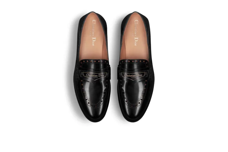 DIOR Boy黑色小牛皮低跟皮鞋，3萬8000元。品牌提供