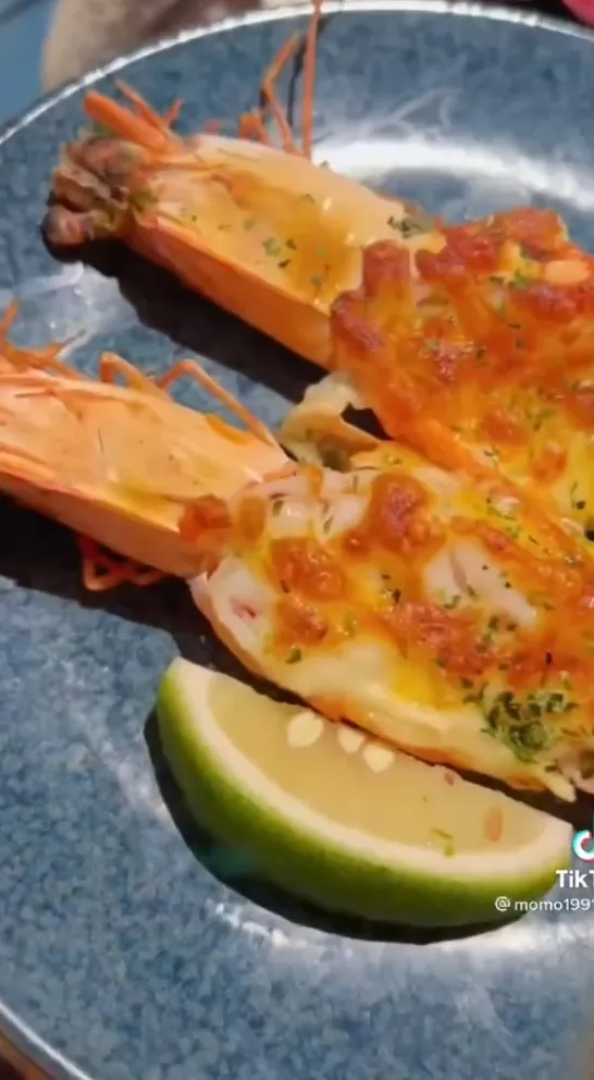 可升級焗烤蝦。TikTok@momo19911224 / IG：momo19911224 提供