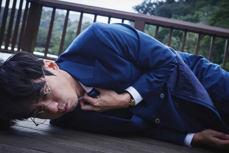 李國毅在《商魂》中有許多挑戰，他也展現自己不同面向的演出方式。 民視提供