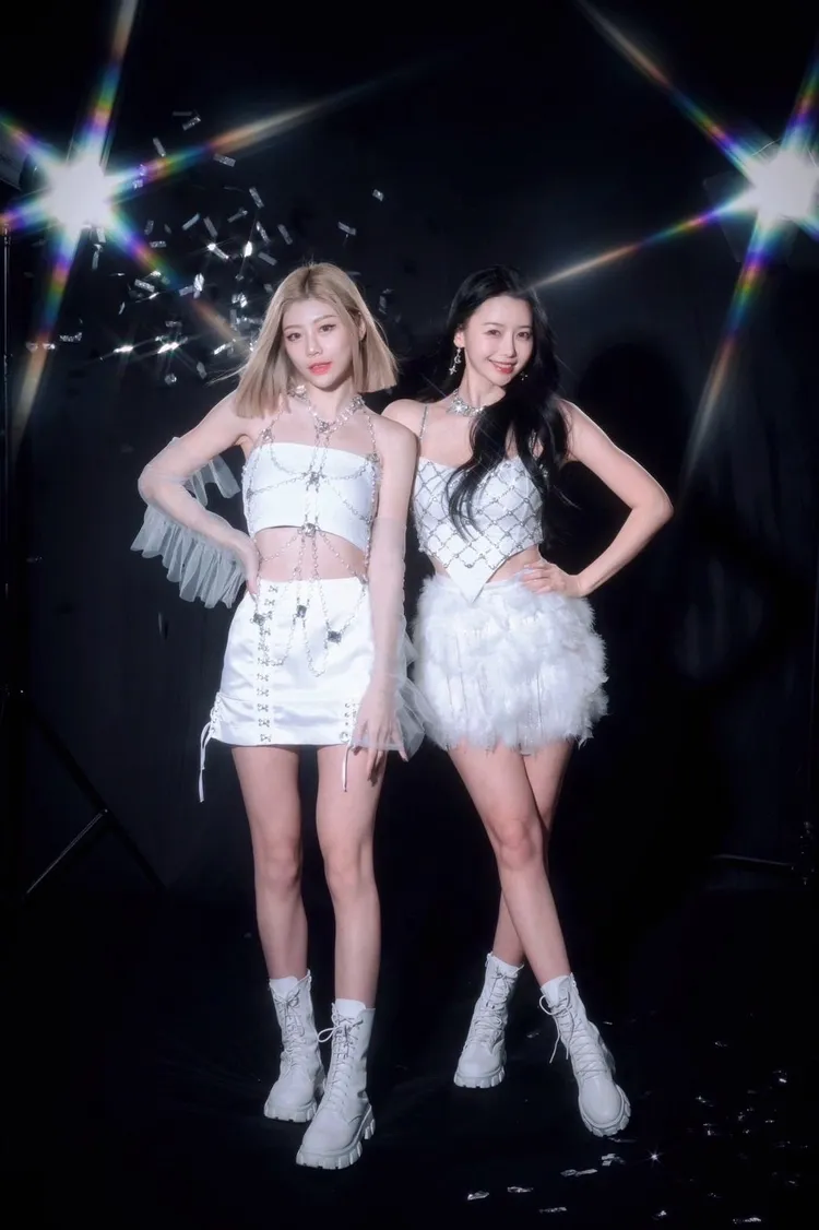 李雅英百忙中接待隊長小颯。想想時間有限公司提供