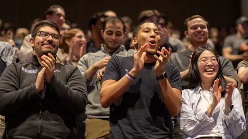 美金融家遺孀捐316億幫醫學院學生付學費 學生驚喜抱頭痛哭
