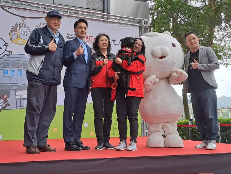 貓空纜車2日舉行新春換裝記者會，蔣萬安市長致詞。台北捷運公司提供