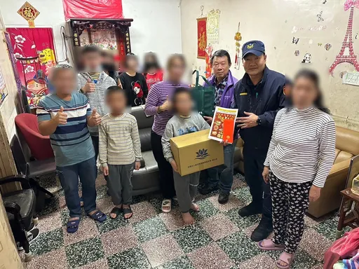 寒冬送暖!愛心不落人後 大園、平鎮分局關懷弱勢送暖贈物資