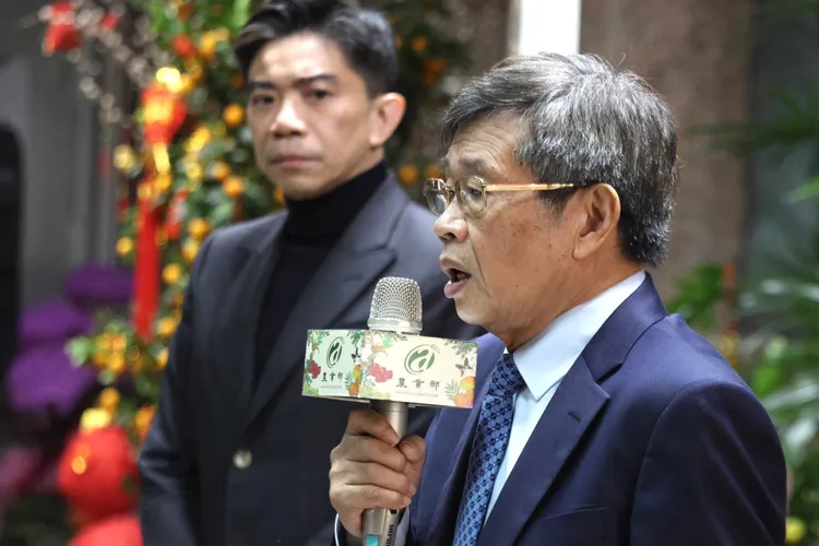 台灣糖業公司董事長楊明州(前)、行政院食品安全辦公室主任許輔(後)。彭欣偉攝