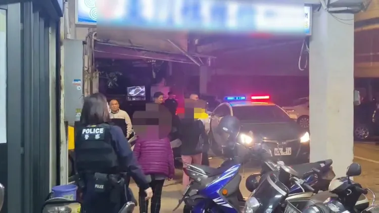 賭客移送。桃園警分局提供