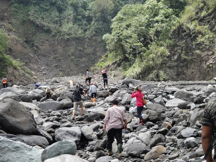 踏上回家的路如此遙遠。取自台邦．撒沙勒臉書