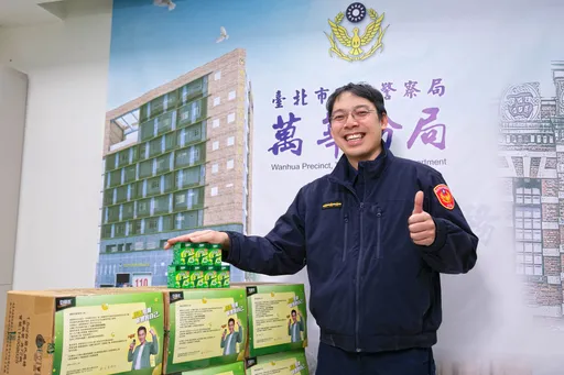 波麗士大人辛苦了!白蘭氏1.6萬瓶雙認證鷄精新春應援雙北警局