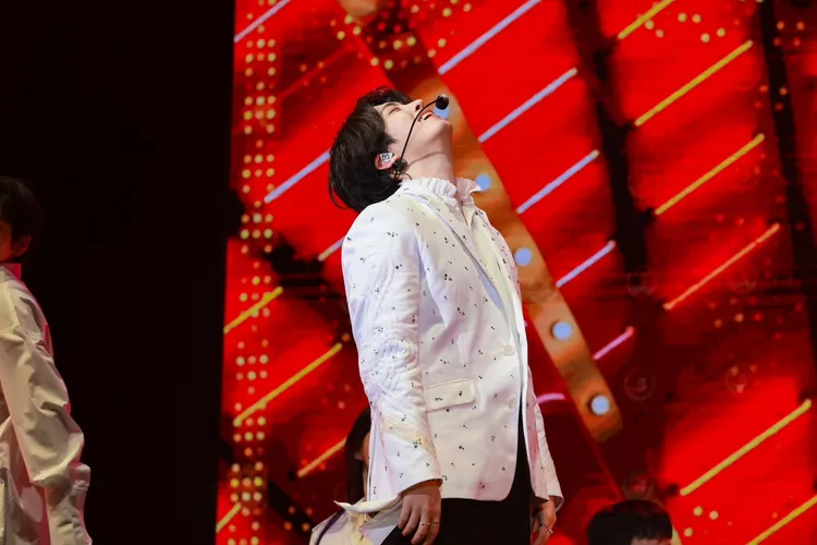 榮宰誠意十足，準備韋禮安的《如果可以》。SHOW Office提供