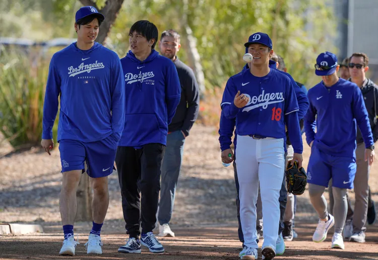 女性覺得高大的大谷翔平（左）像可愛的泰迪熊。翻攝MLB推特