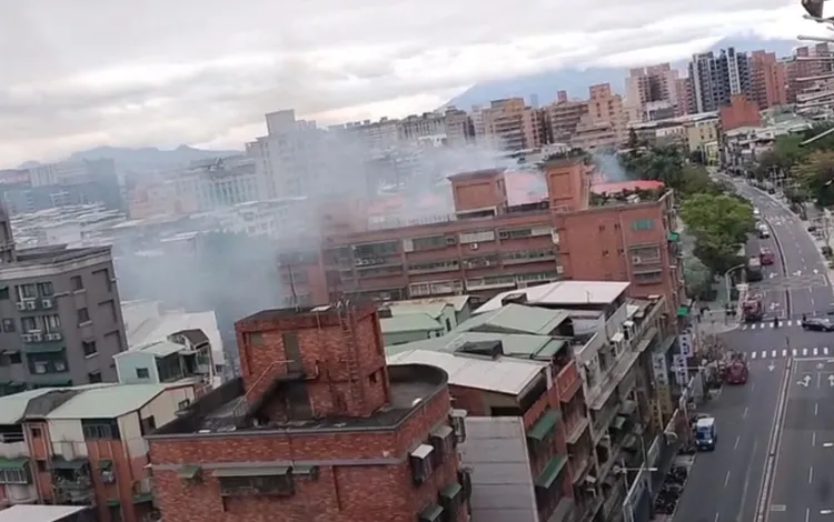 板橋篤行路二段民宅火警。翻攝自我是板橋溪崑地區人