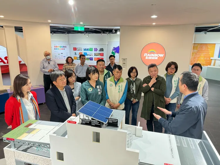 湧言會參訪永記造漆。湧言會提供