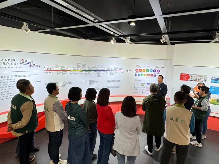 湧言會參訪永記造漆。湧言會提供