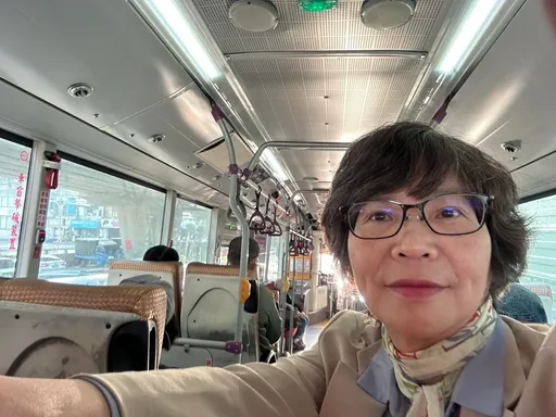 蔡壁如市政顧問首日「搭公車」上班 未參加新春團拜!盧秀燕回應了