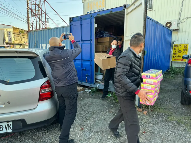 違規物品遭沒入。翻攝畫面