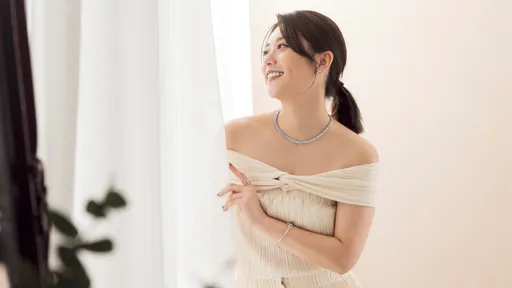 焦凡凡婚期未定先預習當新娘　美戴SWAROVSKI甜提愛情故事