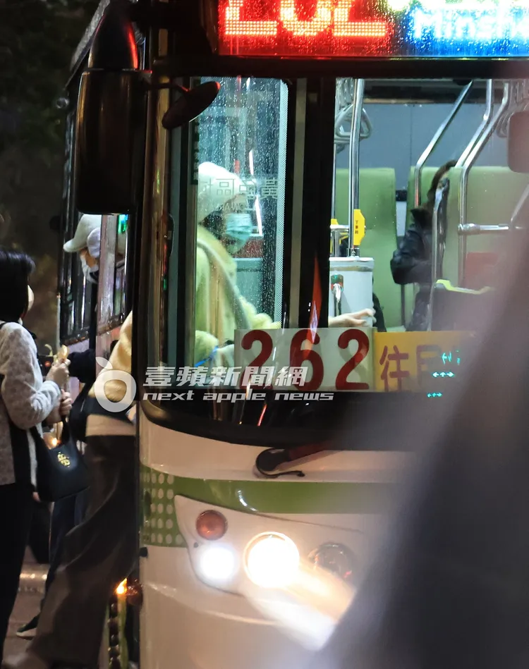 曾沛慈錯搭上262號公車。特勤中心攝