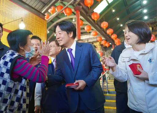 狗派都來了！賴清德發福袋　還專程探視這位最資深賴粉