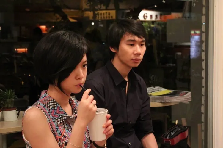 嚴正嵐（左）與吉他手老公伍晴川結婚1年多。翻攝嚴正嵐臉書