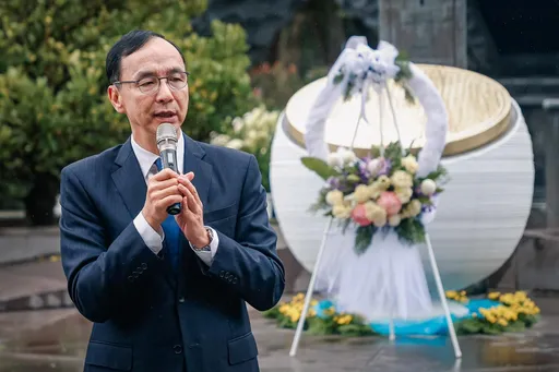 二二八献花　朱立伦：追寻真相才能避免重蹈覆彻