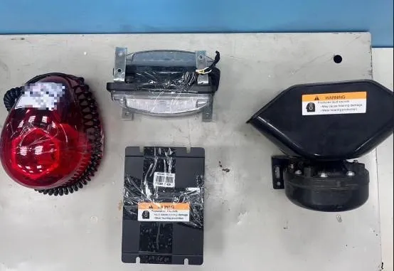 警方在涂男車內起蜂鳴器等證物。民眾提供