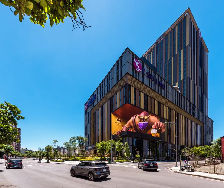 大樓成屋案「珈柏麗」鄰近大順百貨商圈，區段總投資額高達800億元。城揚建設集團提供