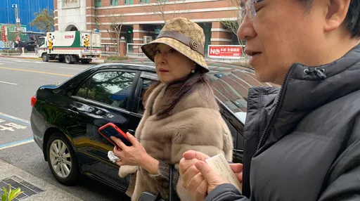 周玉蔻批趙少康「拋妻棄子」遭判賠220萬！　出庭聞徐巧芯酸「醜到不行」反應曝