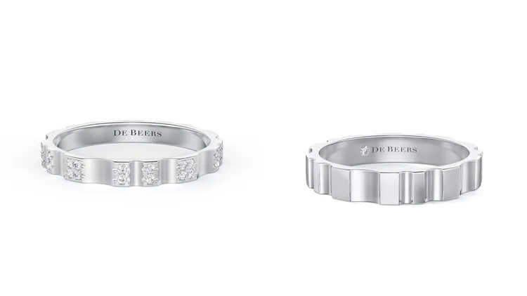 De Beers RVL 18K白金鑲鑽戒指2.6mm款（左圖）5萬4000元、3.6mm（右圖）款3萬2000元。品牌提供
