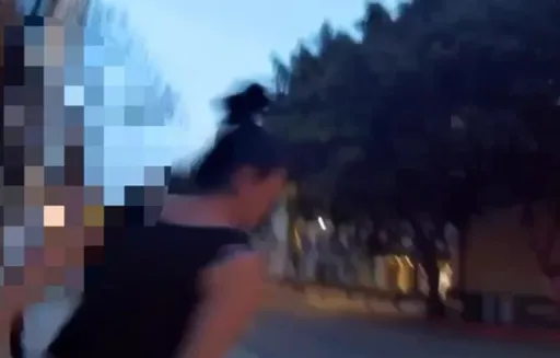 北市妙齡女酒醉人肉檔車　一言不合「脫衣」街頭逃竄